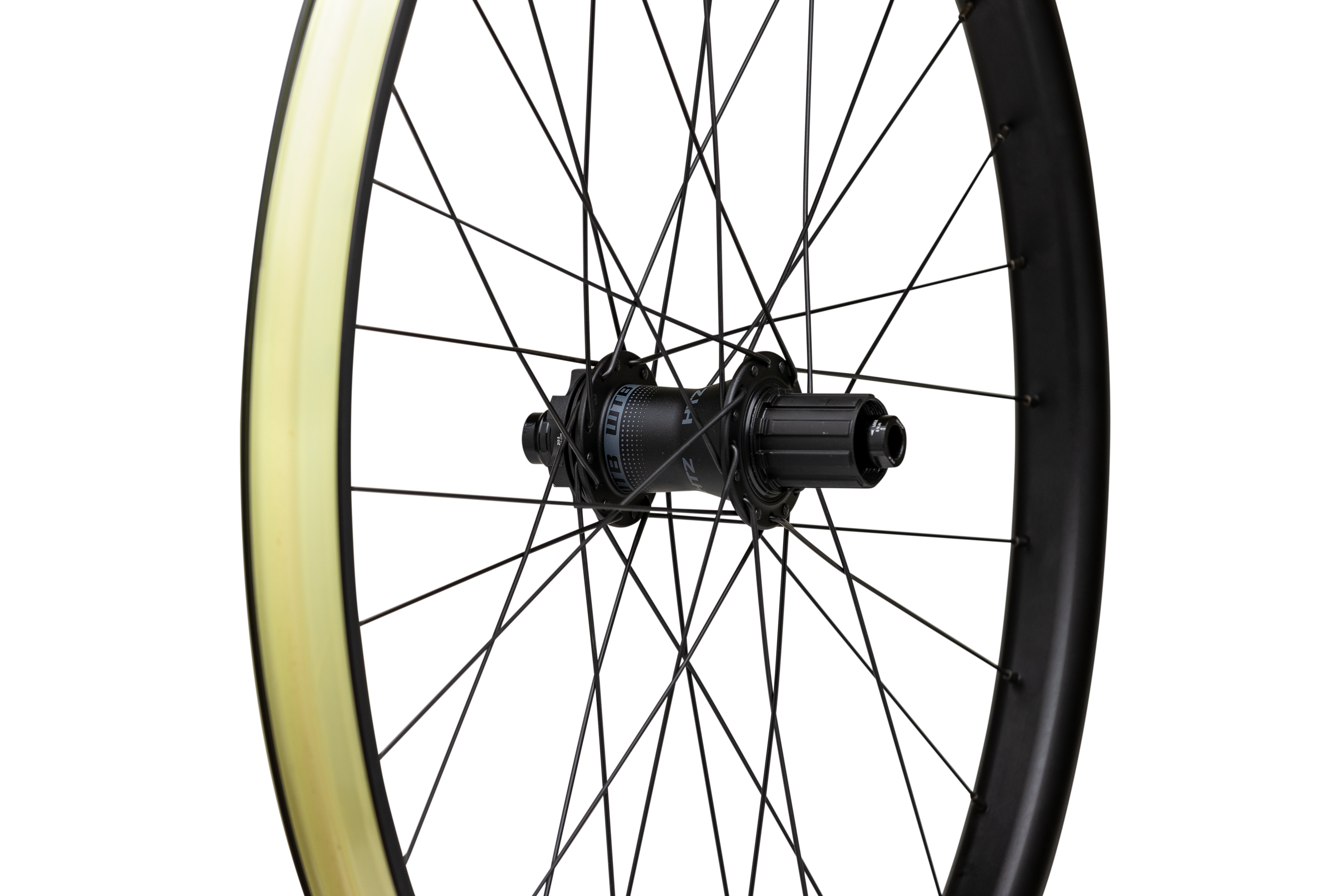 HTZ i35 x 27.5" Front Wheel, 110 x 15mm, 32h, 6-Bolt, PSB34